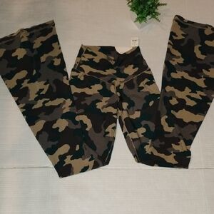 OFFLINE by Aerie Real Me Flare Leg Leggings. Women's size Small. Camo Color.